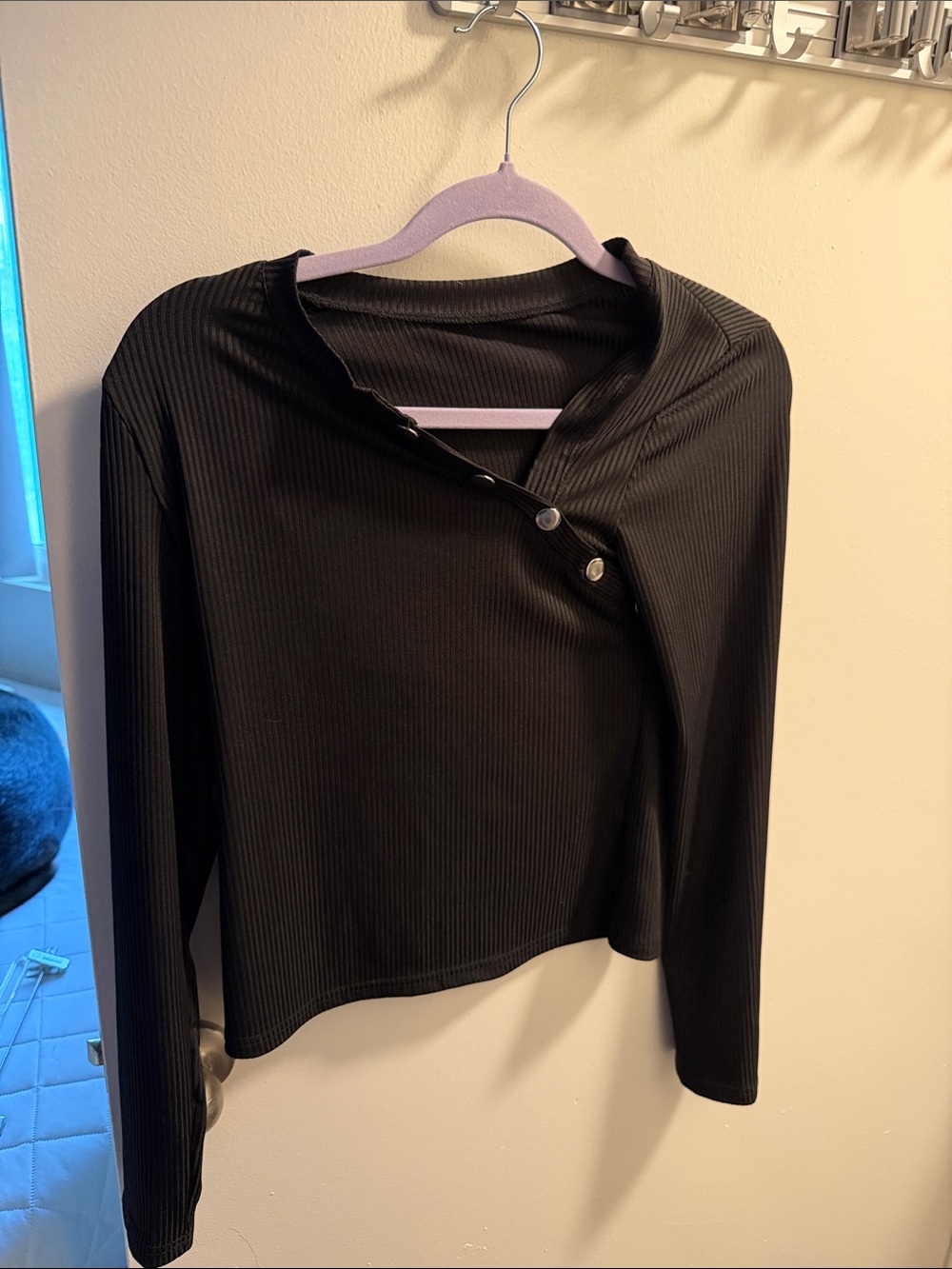 SHEIN Black Ribbed Asymmetrical Snap-Button Long Sleeve Top